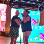 Nessa en Marga op podium in Las Vegas
